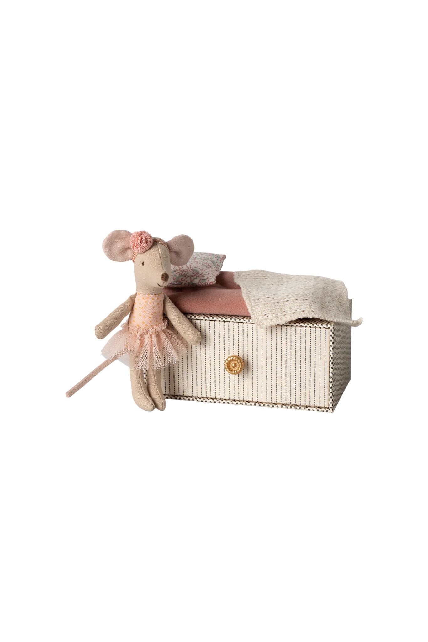 little sister dance mouse in daybed main image 1